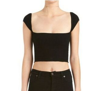 Are you am i anke cap sleeve crop top